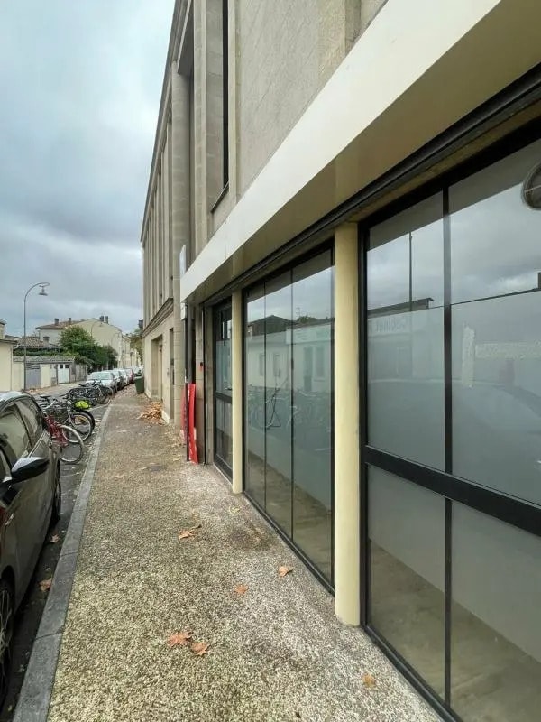 Retail in Le Bouscat for sale Building Photo- Image 1 of 10