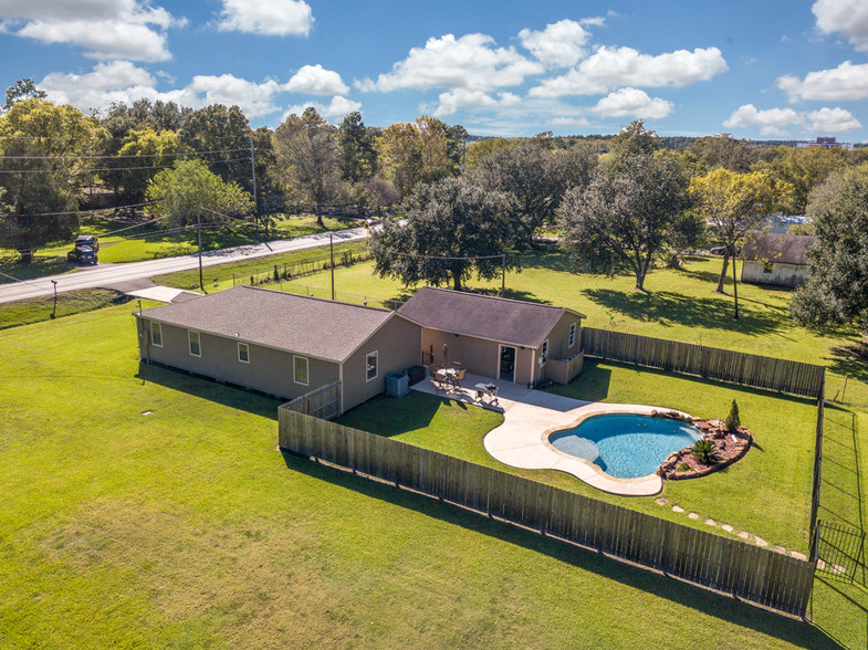 405 Krenek Rd, Crosby, TX for sale - Primary Photo - Image 3 of 8