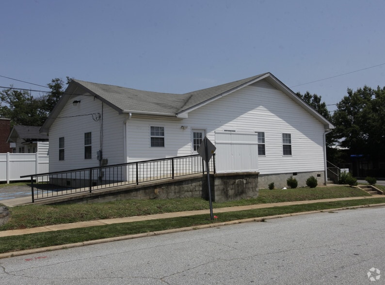 730 S Church St, Spartanburg, SC for lease - Building Photo - Image 3 of 29