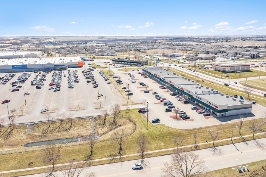 3005 SW Wiley Blvd, Cedar Rapids, IA for lease - Building Photo - Image 1 of 6