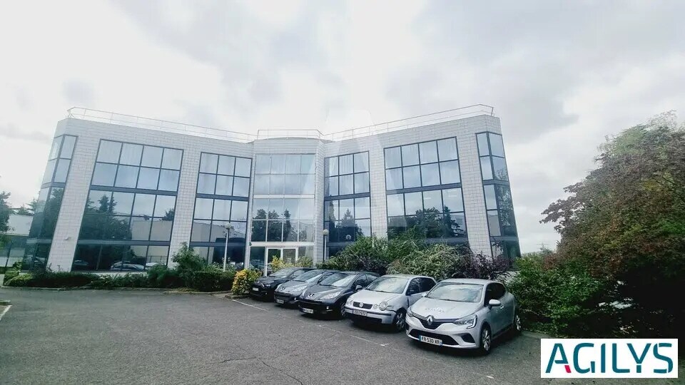 Office in Palaiseau for sale - Building Photo - Image 1 of 9