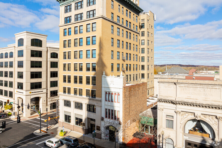 300 Main St, Lafayette, IN for lease - Building Photo - Image 3 of 10