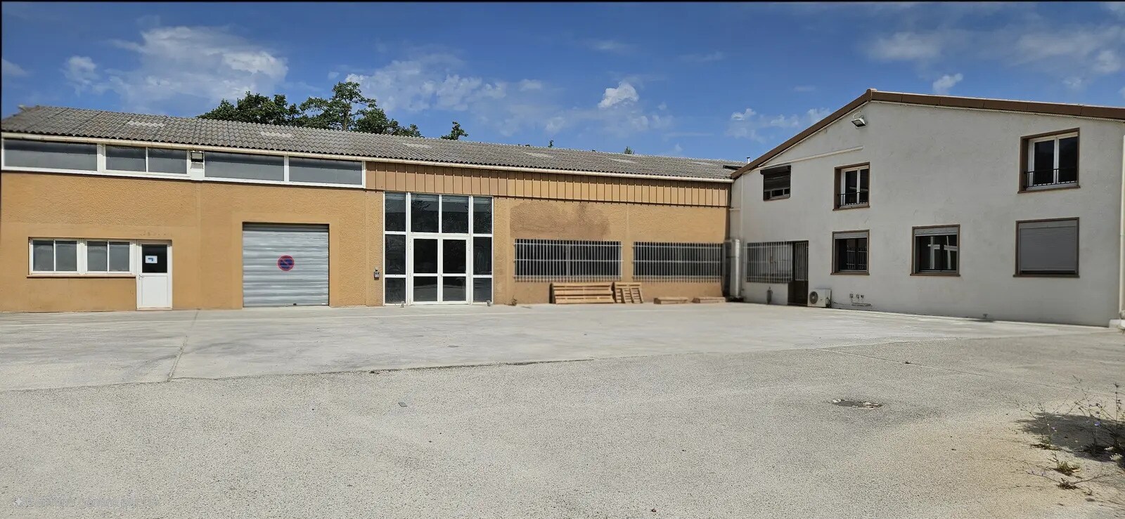 412 Rue Philémon Laugier, Hyères for lease Building Photo- Image 1 of 9