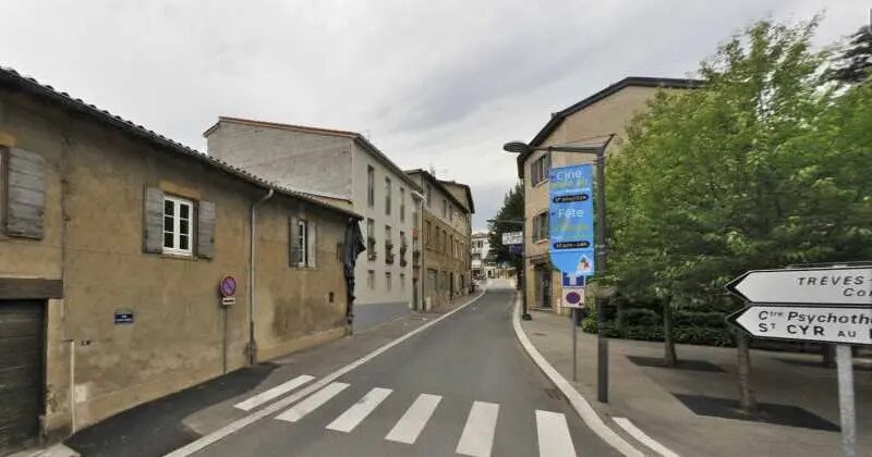 Retail in COLLONGES-AU-MONT-D'OR for sale - Building Photo - Image 2 of 6