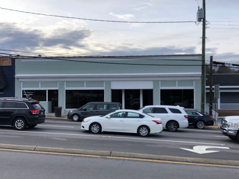 716 S Main St, Lillington, NC 27546