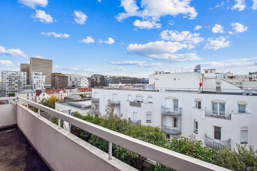 Office in Paris for lease - Building Photo - Image 3 of 12