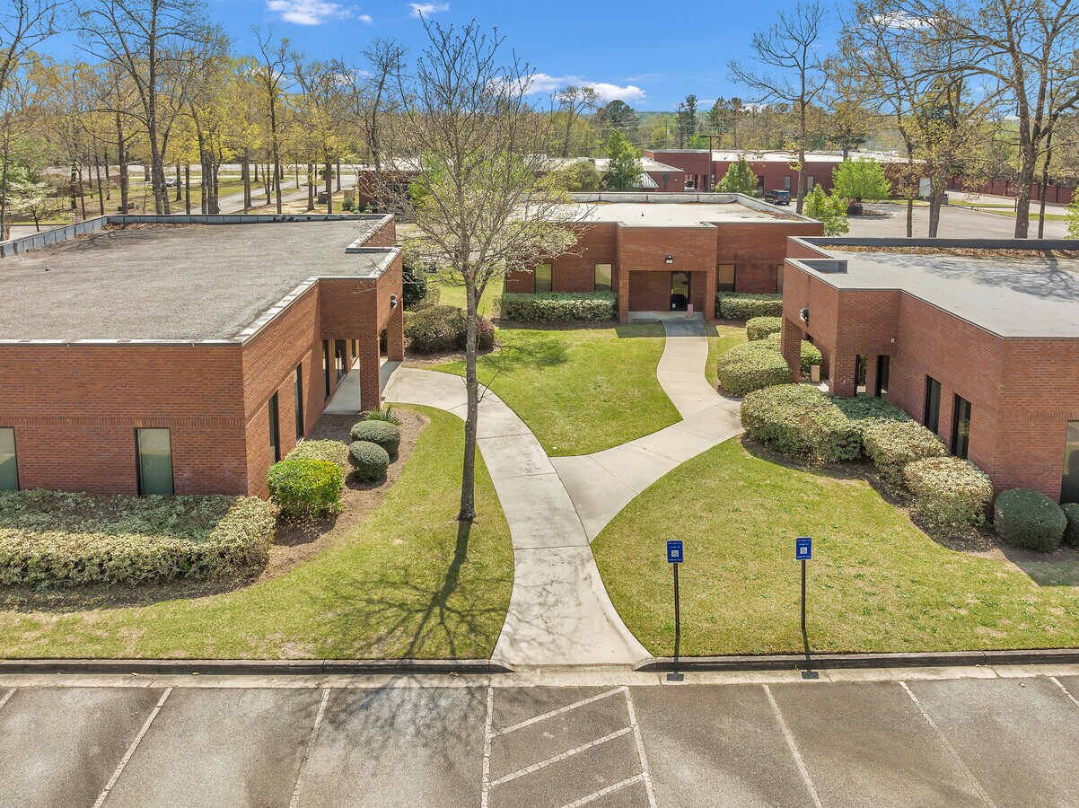 100800 Park Dr, Warner Robins, GA 31088