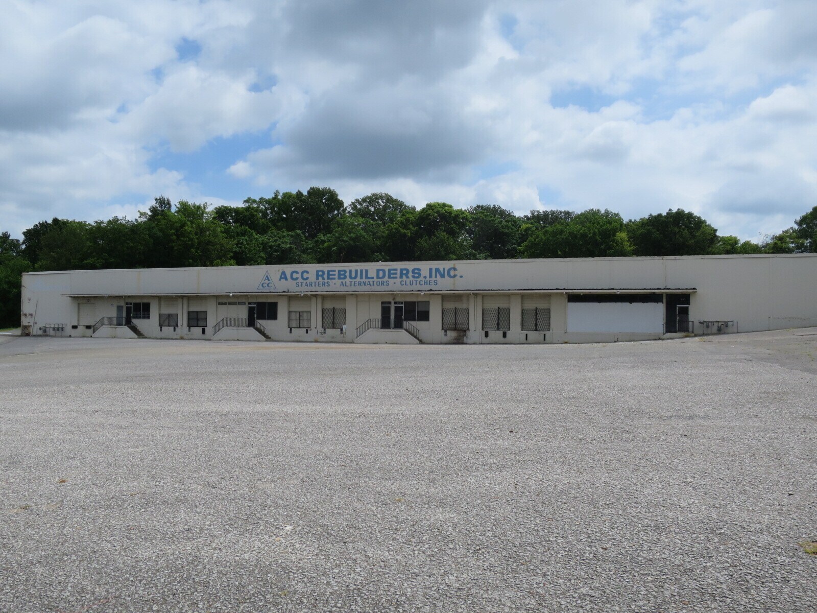 845 E E.H. Crump Blvd, Memphis, TN for sale Building Photo- Image 1 of 19