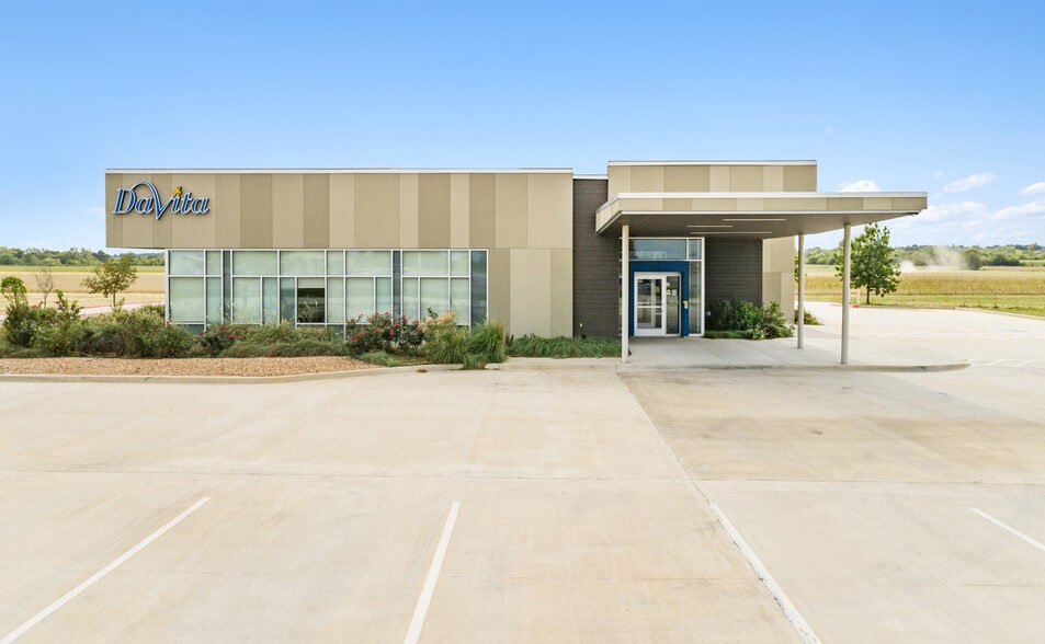 2410 W Grant Ave, Pauls Valley, OK for sale - Building Photo - Image 3 of 13