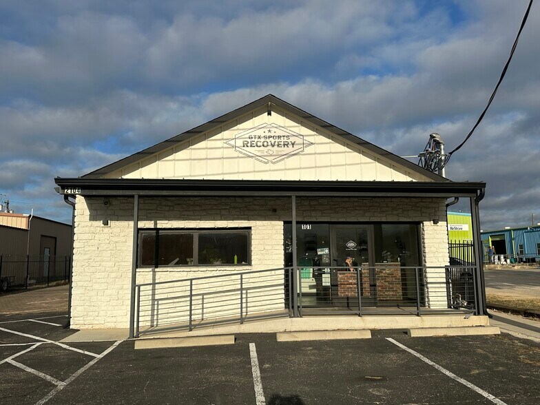 2104 N Austin Ave, Georgetown, TX for sale - Primary Photo - Image 1 of 1