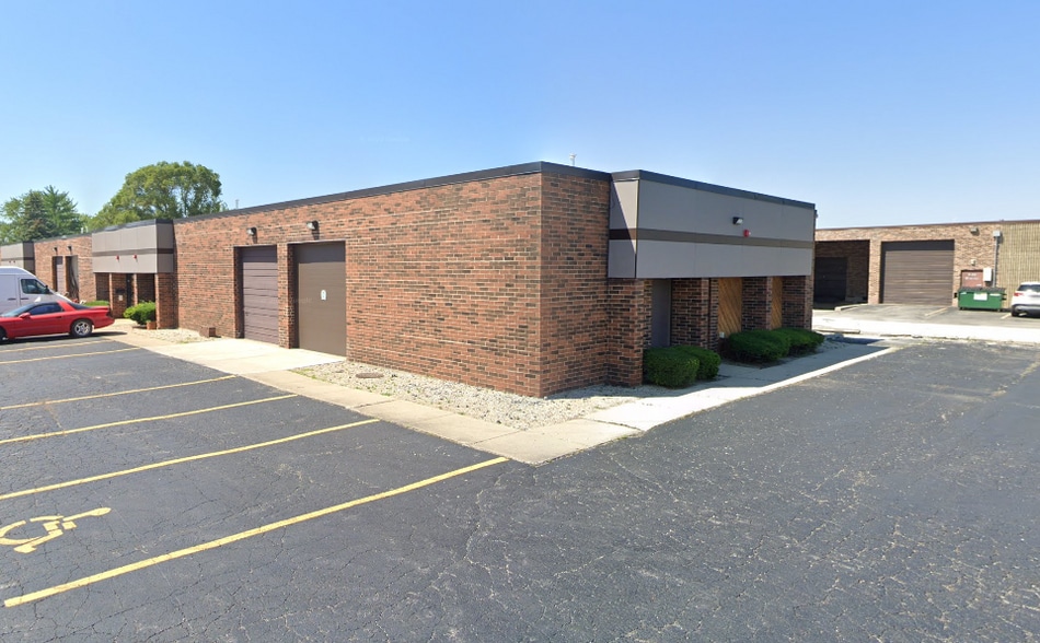 822-834 Eagle Dr, Bensenville, IL for lease - Building Photo - Image 1 of 2