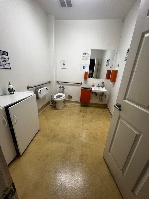 3301-3311 E 12th St, Oakland, CA for lease Interior Photo- Image 1 of 5