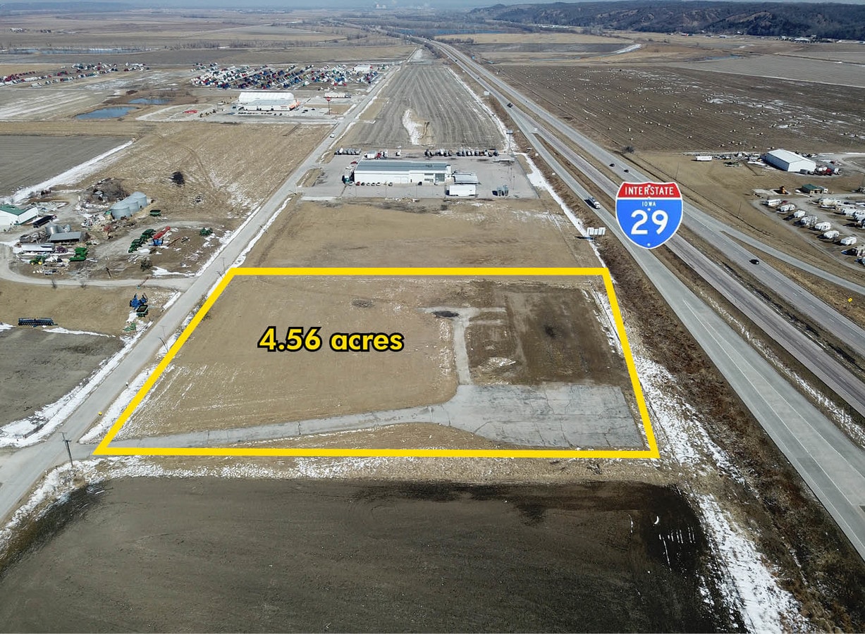 57745 190th St, Pacific Junction, IA 51561