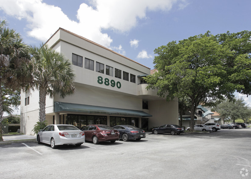 8890 W Oakland Park Blvd, Sunrise, FL for lease - Building Photo - Image 1 of 15