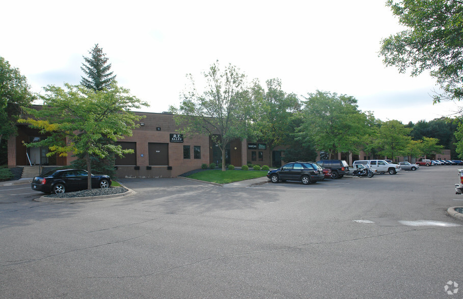 12800-12864 Highway 55, Plymouth, MN for lease - Primary Photo - Image 1 of 3