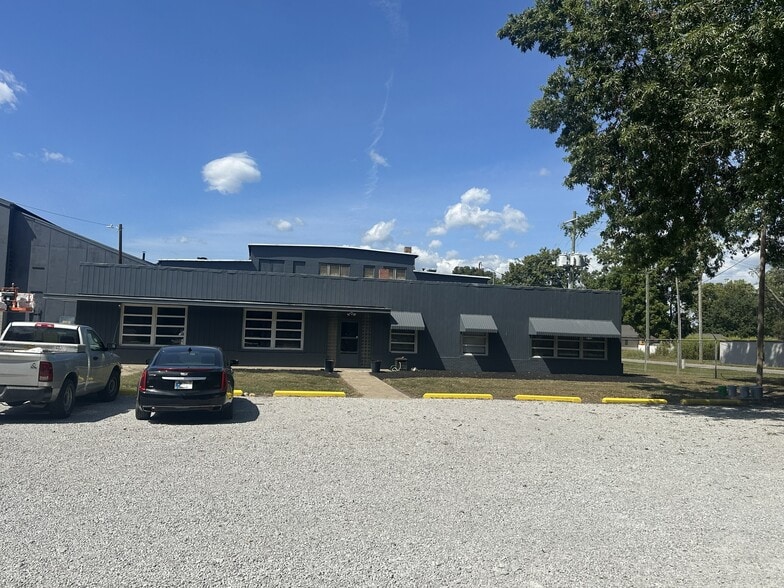 4530 N 25th St, Terre Haute, IN for lease - Building Photo - Image 3 of 24