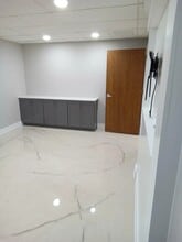 1802 Robin Hood Blvd, Schererville, IN for lease Interior Photo- Image 2 of 5