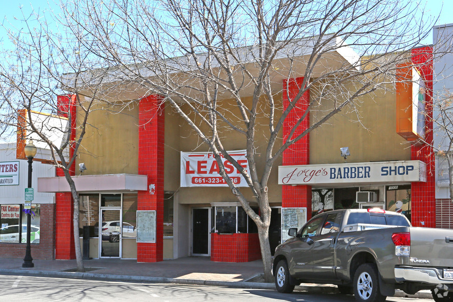 1006 Main St, Delano, CA for lease - Building Photo - Image 3 of 4