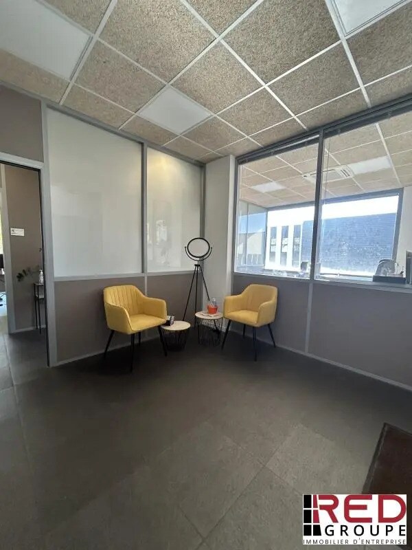 Office in Gardanne for lease Interior Photo- Image 1 of 11