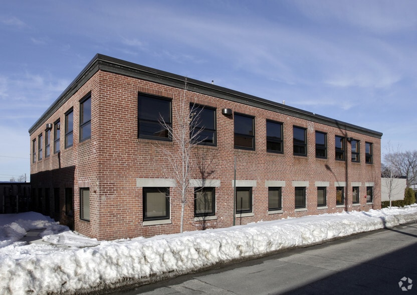 717 Allens Ave, Providence, RI for lease - Building Photo - Image 3 of 12