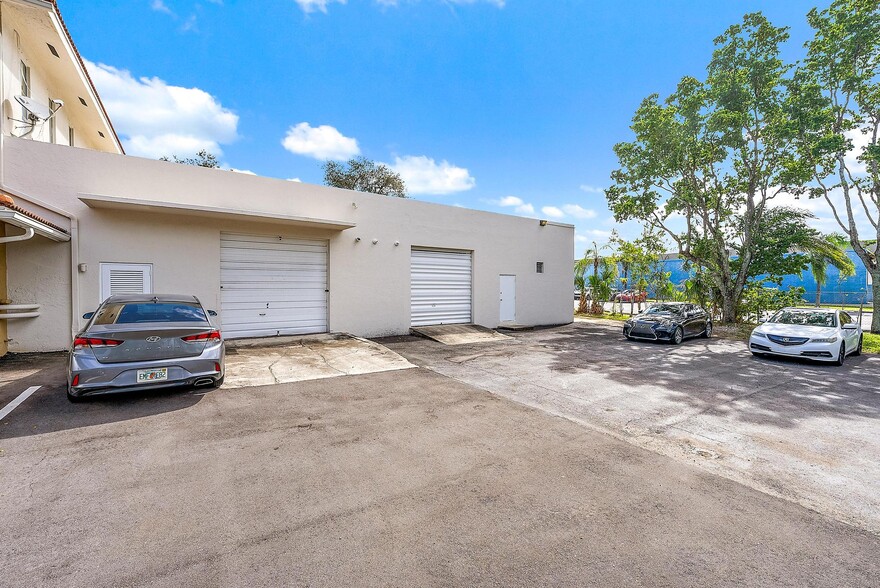 970 W Mcnab Rd, Fort Lauderdale, FL for sale - Building Photo - Image 3 of 30