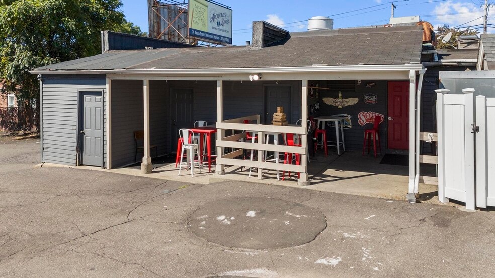 227 Bridgeport Ave, Milford, CT for sale - Building Photo - Image 3 of 9