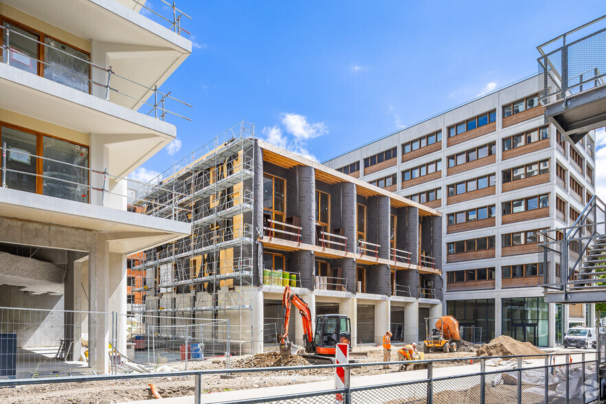 Retail in Lyon for lease - Building Photo - Image 2 of 2