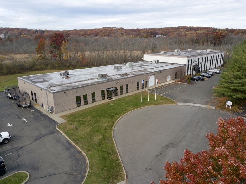 10 Precision Rd, Danbury, CT for sale - Building Photo - Image 1 of 1