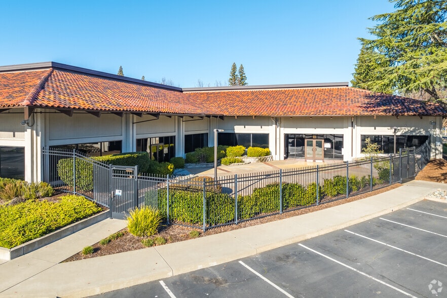 151 Blue Ravine Rd, Folsom, CA for sale - Building Photo - Image 2 of 9