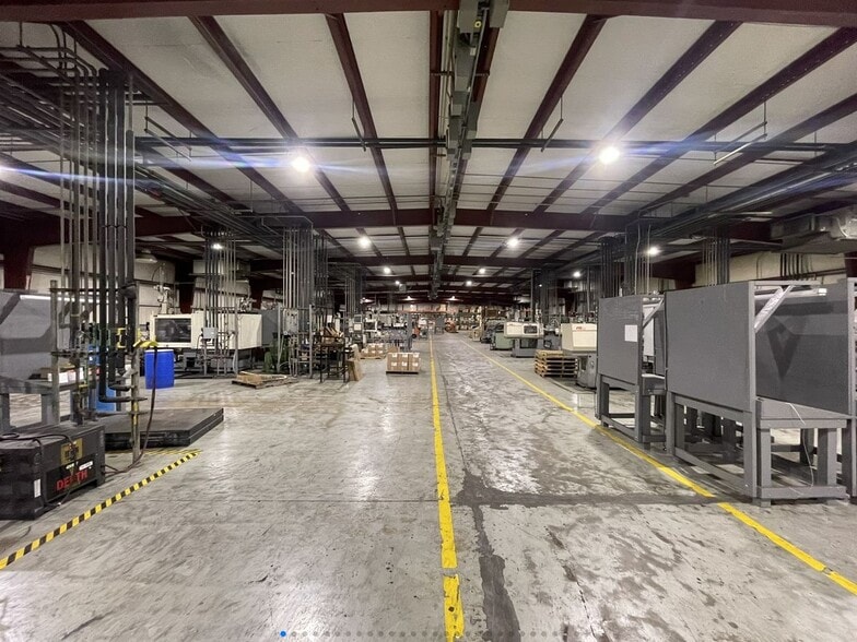 120 Saint Charles Ave, Flora, MS for lease - Interior Photo - Image 2 of 4