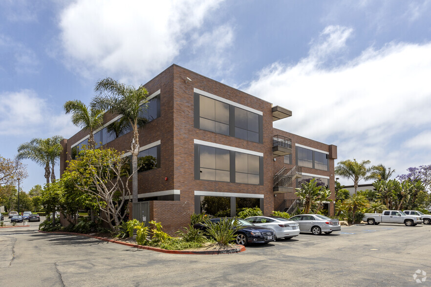 2710 Loker Ave W, Carlsbad, CA for lease - Building Photo - Image 3 of 6