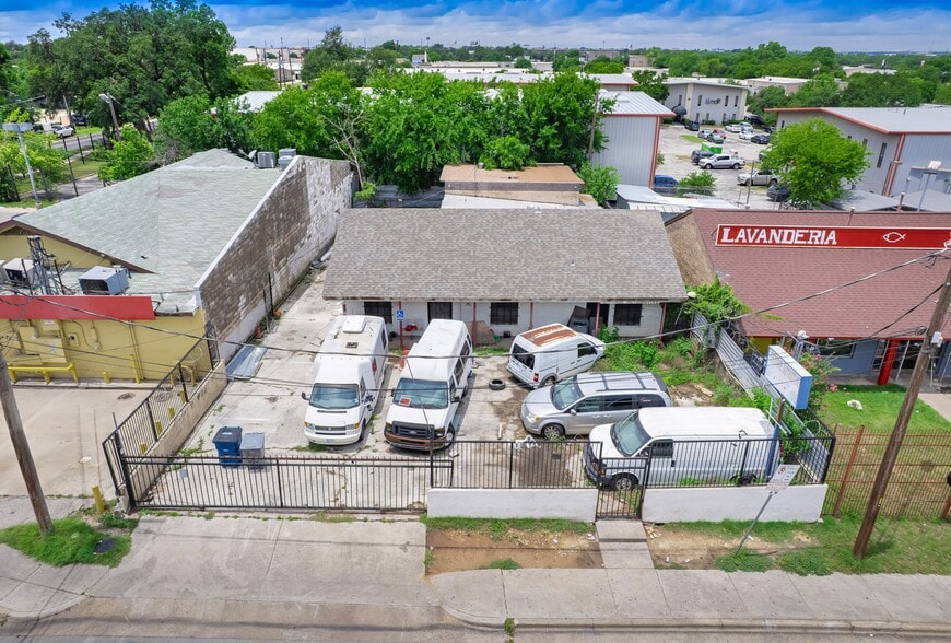 8212 Georgian Dr, Austin, TX for sale - Primary Photo - Image 1 of 30