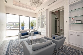 3415 Louisiana St, Houston, TX for lease Interior Photo- Image 2 of 14