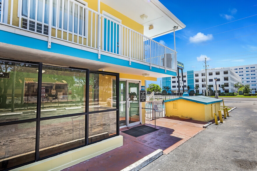 4600 34th St S, Saint Petersburg, FL for sale - Building Photo - Image 3 of 18