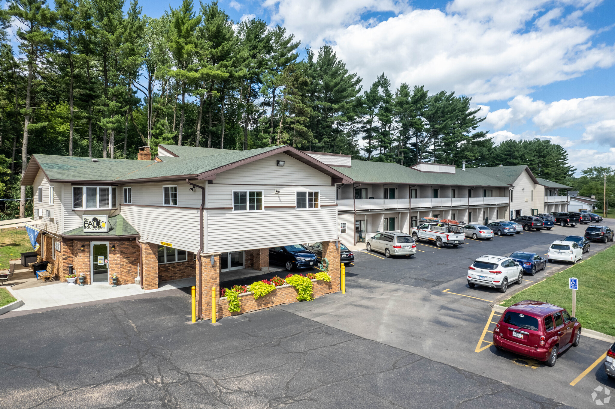 750 W Pine St, Baraboo, WI for sale Primary Photo- Image 1 of 1