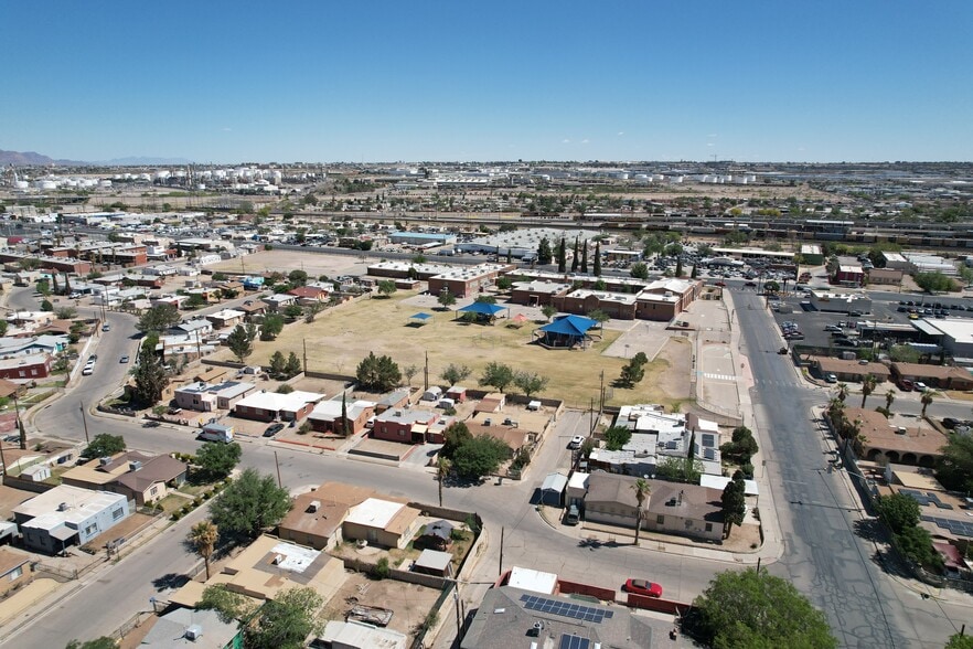 7090 Alameda Ave, El Paso, TX for lease - Building Photo - Image 3 of 14