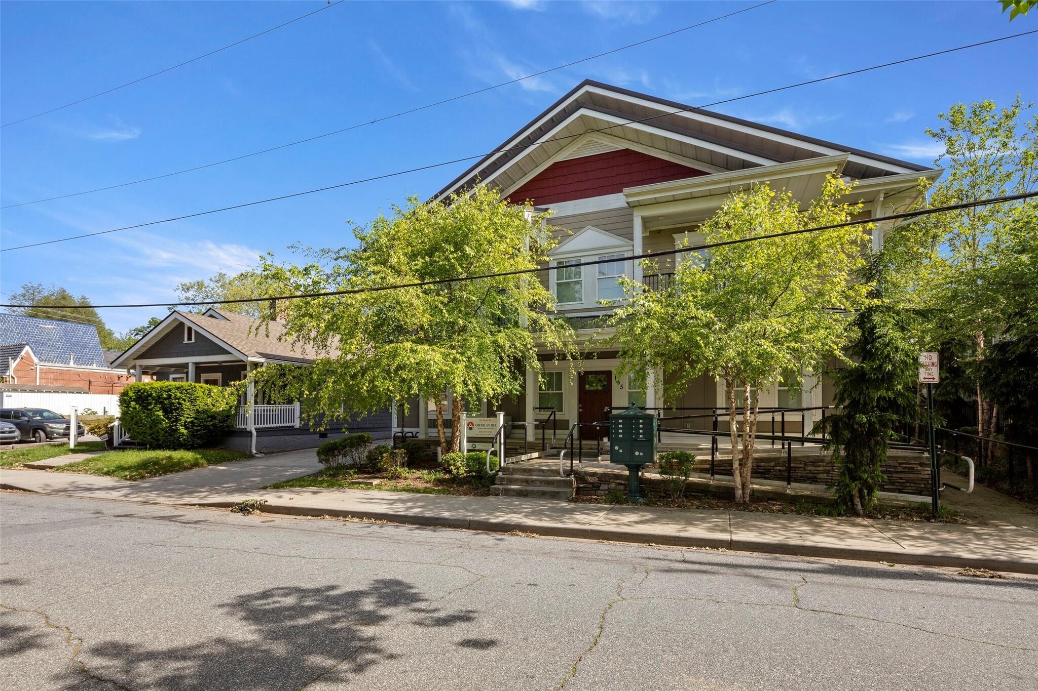 135 Broad St, Asheville, NC for sale Primary Photo- Image 1 of 28