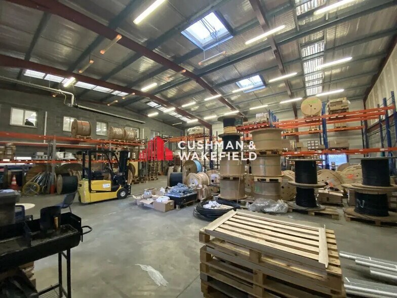 Office in Tournefeuille for lease - Interior Photo - Image 2 of 8