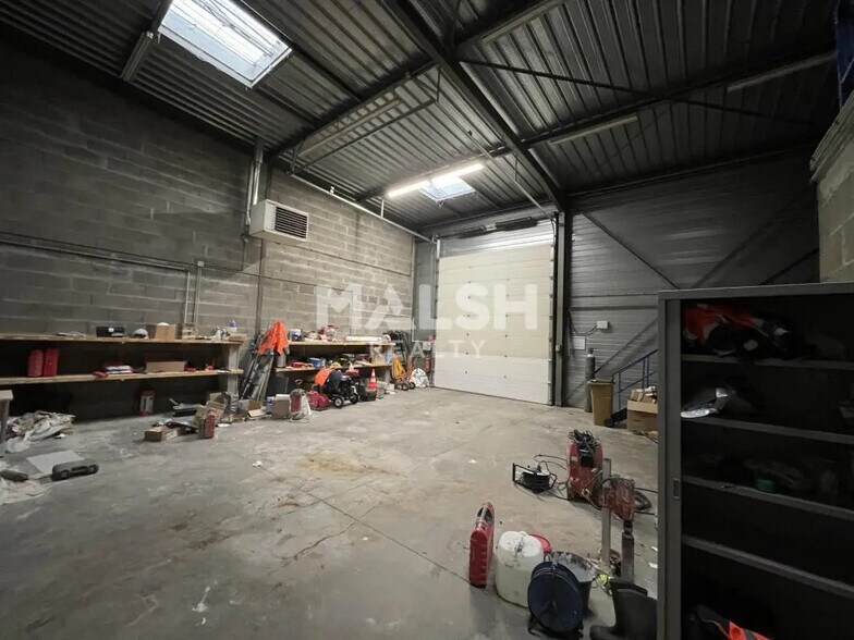 Flex in MARCILLY-D'AZERGUES for lease - Interior Photo - Image 3 of 10