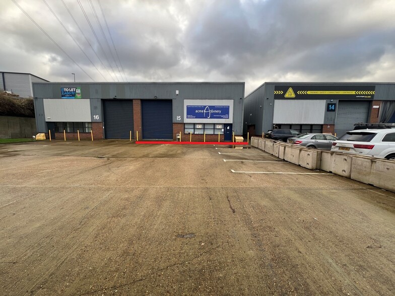 Minden Rd, Sutton for lease - Building Photo - Image 1 of 3