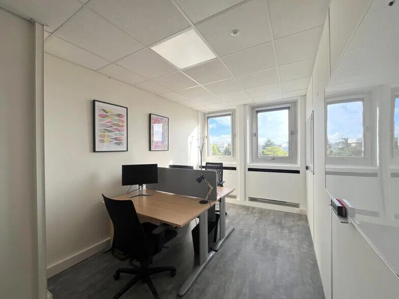 Office in Marly-le-Roi for lease - Interior Photo - Image 2 of 7