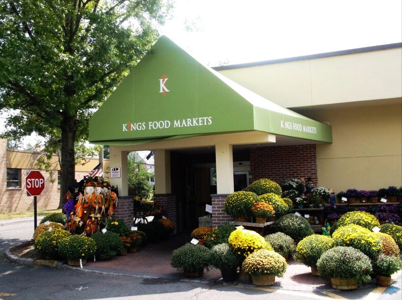 26 Arcadia Rd, Old Greenwich, CT for lease - Building Photo - Image 2 of 4