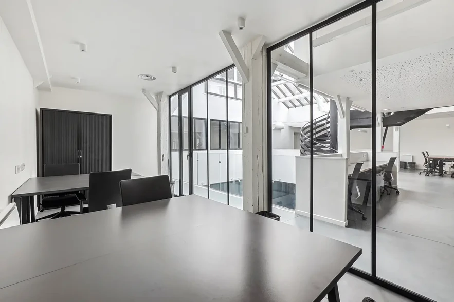 Office in Paris for sale - Interior Photo - Image 1 of 10