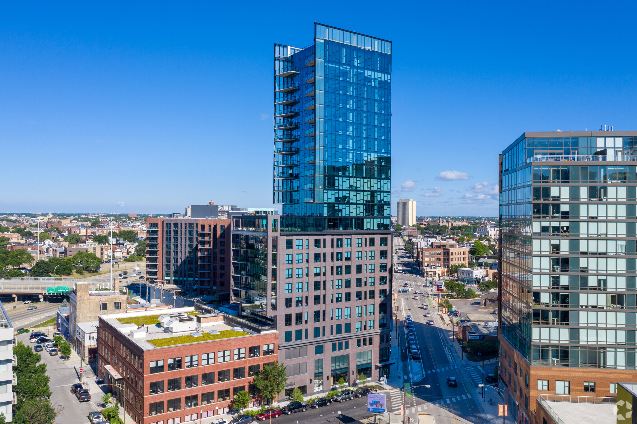 730 N Milwaukee Ave, Chicago, IL for sale Building Photo- Image 1 of 1