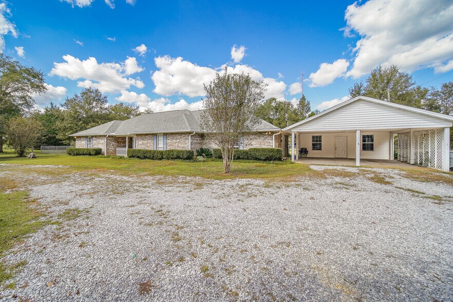 6944 Ellis Rd, Jay, FL 32565