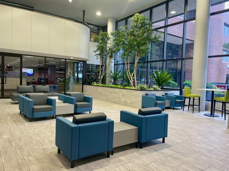 1 Mid Rivers Mall Dr, Saint Peters, MO for lease - Interior Photo - Image 2 of 6