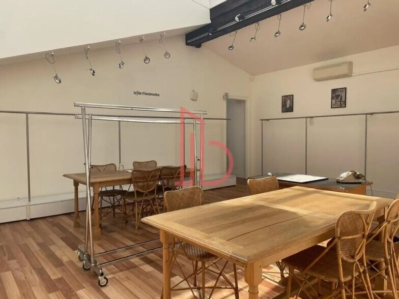 Office in Bordeaux for lease - Interior Photo - Image 2 of 9