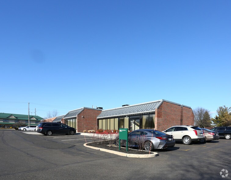 735 Fitzwatertown Rd, Willow Grove, PA 19090 Office/Medical for Lease