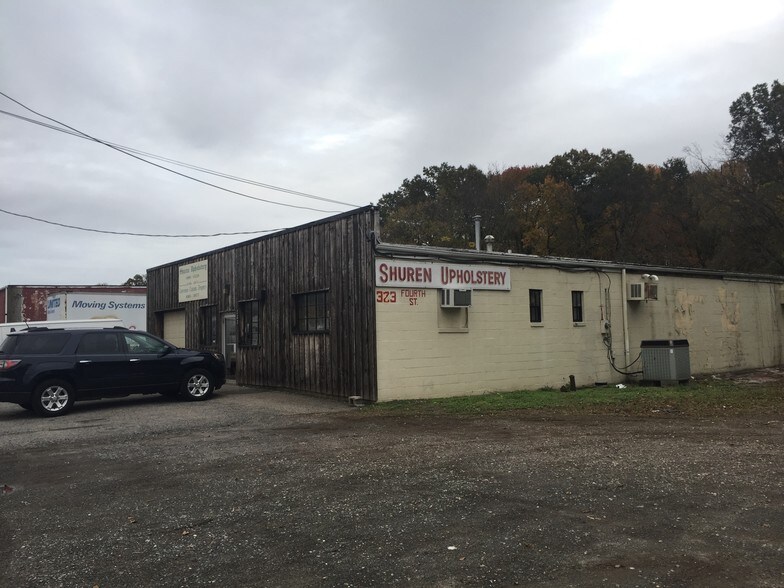 323 4th St, Ewing, NJ for sale - Building Photo - Image 1 of 1