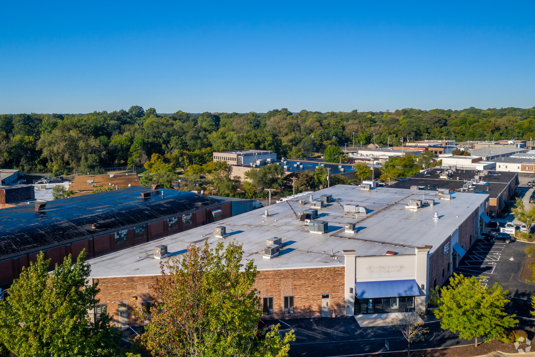 1265-1314 Strassner Dr, Brentwood, MO for lease Building Photo- Image 1 of 7